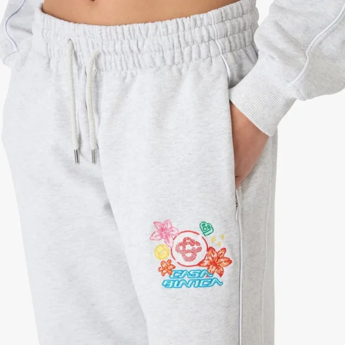 Pantalones cortos de chándal grises bordados