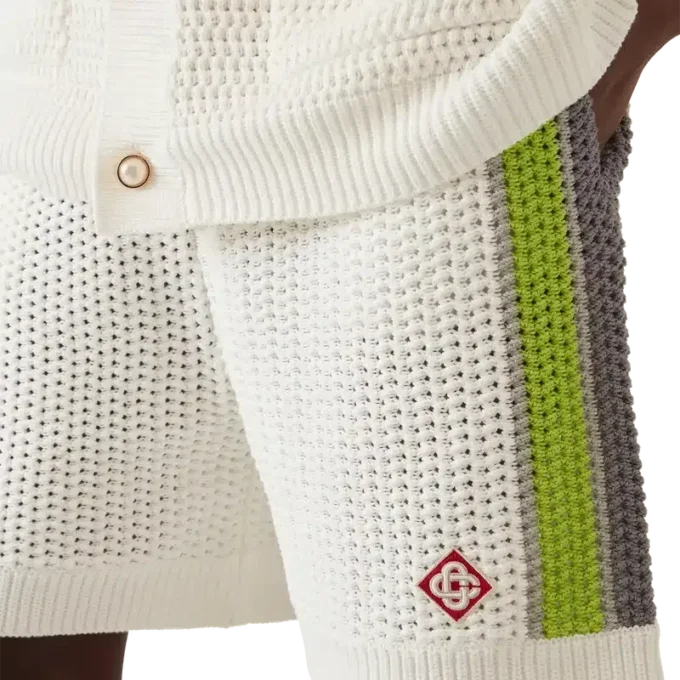 Pantalones cortos de ganchillo a rayas