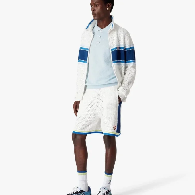 Pantalones cortos de ganchillo blancos y azules