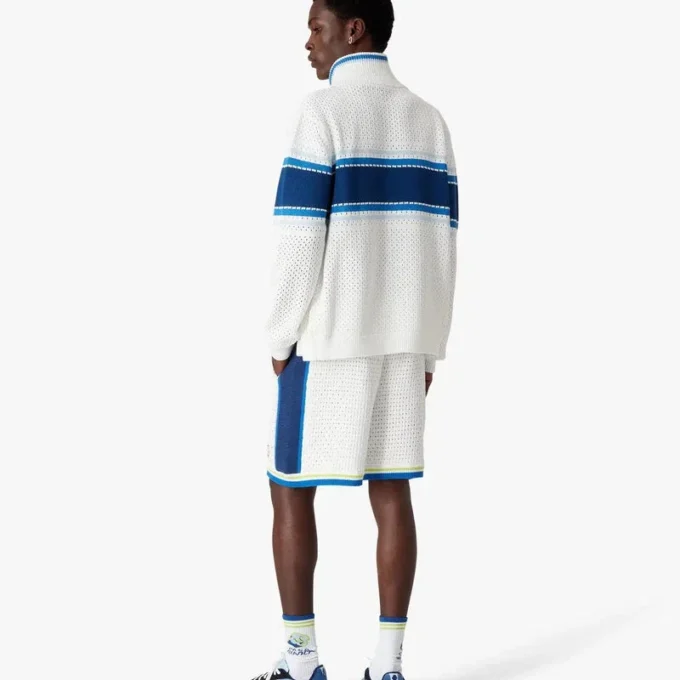 Pantalones cortos de ganchillo blancos y azules