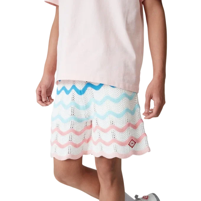 Pantalones cortos de ganchillo con diseño de ondas degradadas