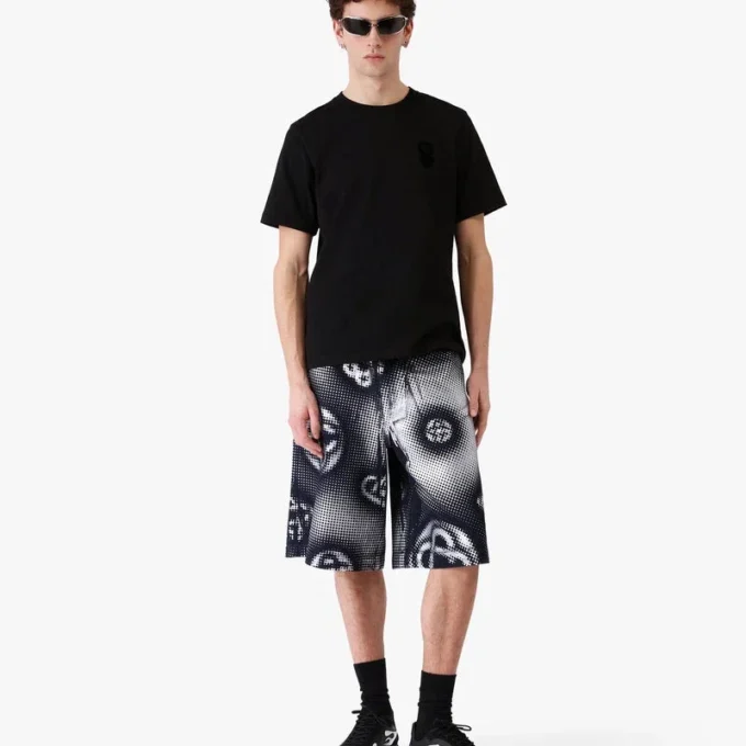 Pantalones cortos de mezclilla con monograma nacarado