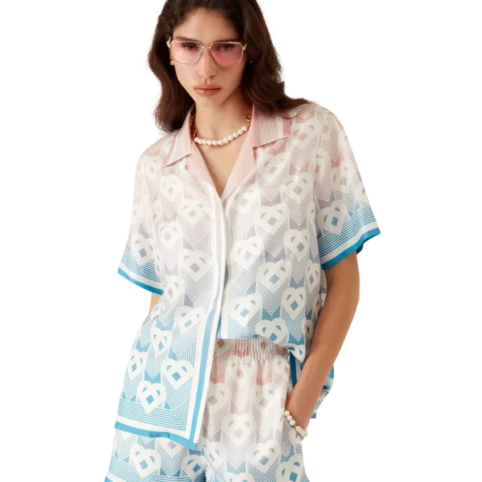 Pantalones cortos de seda con monograma de corazones degradado