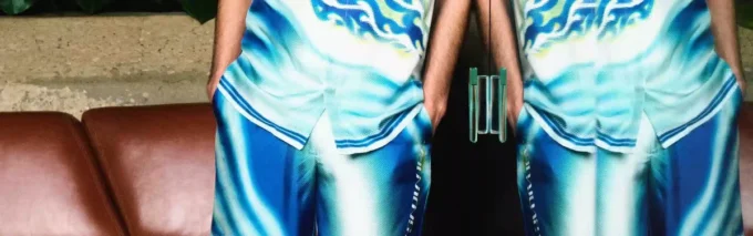 Camisa de seda de manga corta «The Art of the Serve»