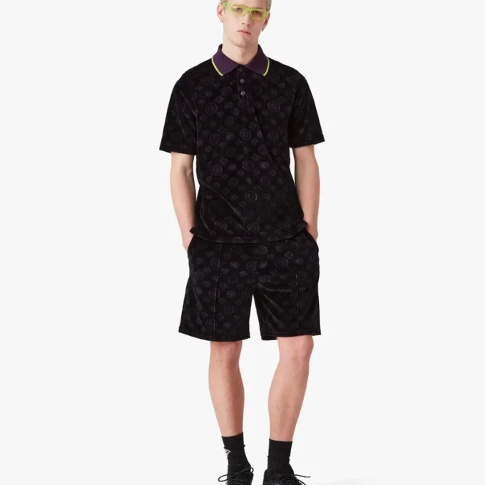 Pantalones cortos de terciopelo con monograma morado