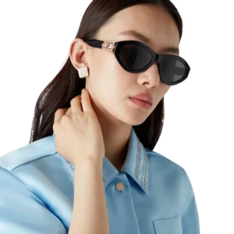 Pendientes de botón con el logotipo Monogram