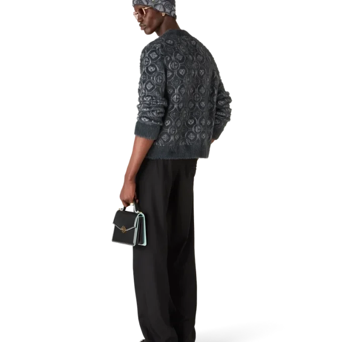 Suéter mullido con monograma