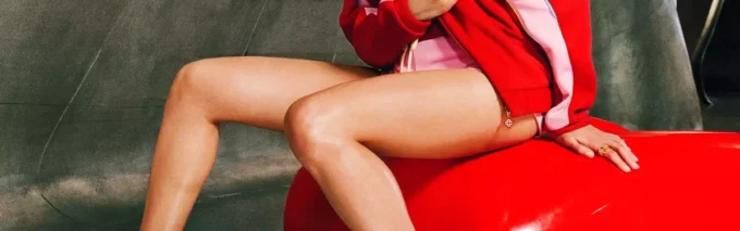 Top de bikini con monograma jacquard