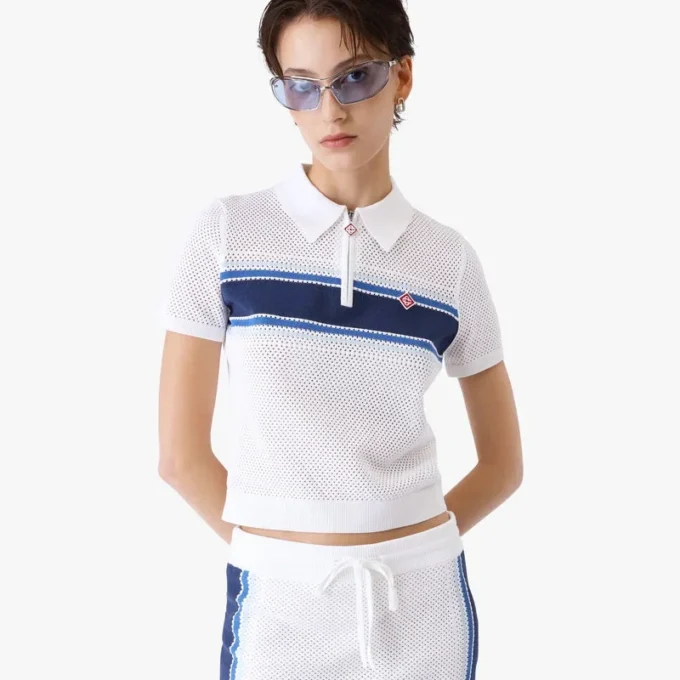 Top de malla a rayas blancas y azules