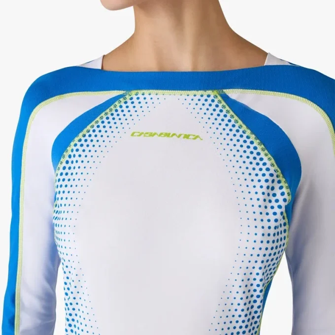 Vestido largo elástico de tenis en tonos blancos